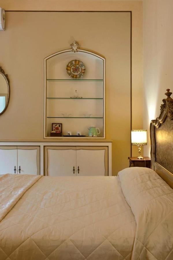 Dolce Rosa ♡ Centro Storico Bed & Breakfast ซานเซโปลโกร ภายนอก รูปภาพ