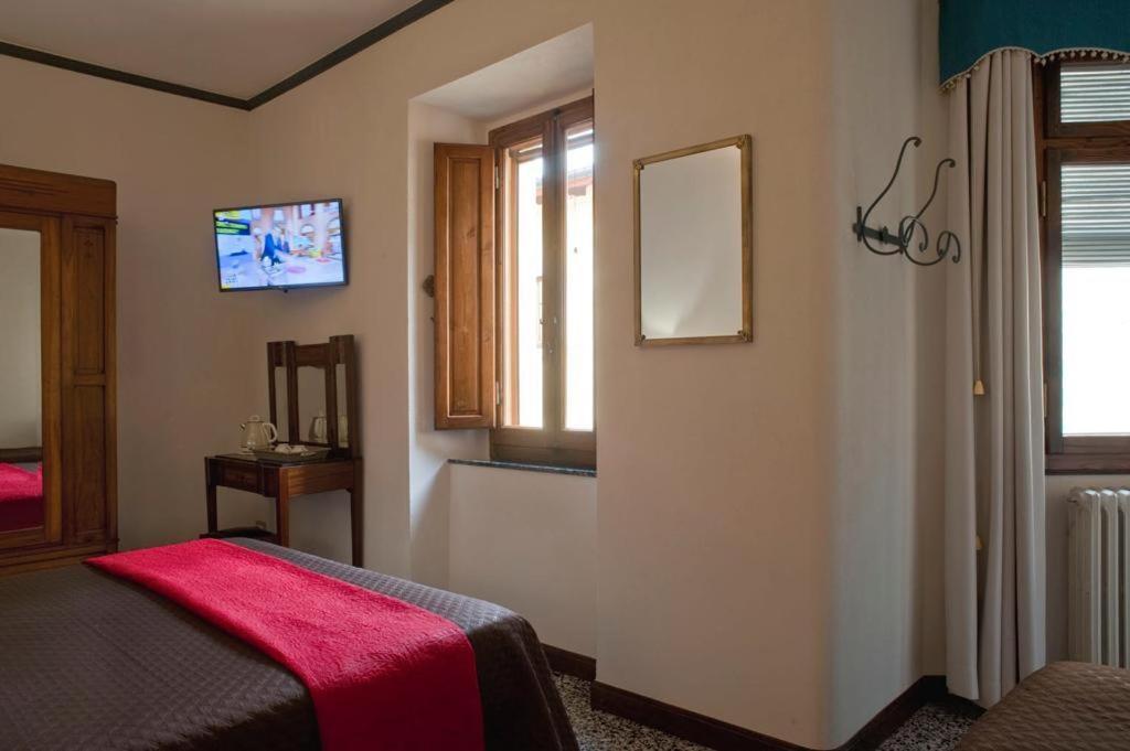Dolce Rosa ♡ Centro Storico Bed & Breakfast ซานเซโปลโกร ภายนอก รูปภาพ