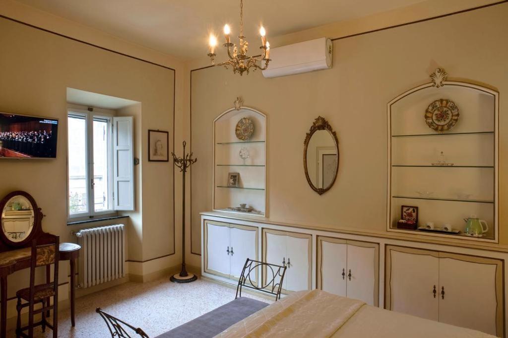 Dolce Rosa ♡ Centro Storico Bed & Breakfast ซานเซโปลโกร ภายนอก รูปภาพ