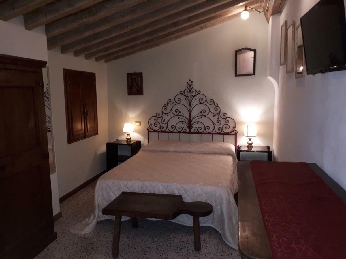 Dolce Rosa ♡ Centro Storico Bed & Breakfast ซานเซโปลโกร ภายนอก รูปภาพ